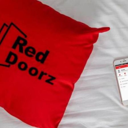 Reddoorz Near Rs Cikini Jakarta Eksteriør billede