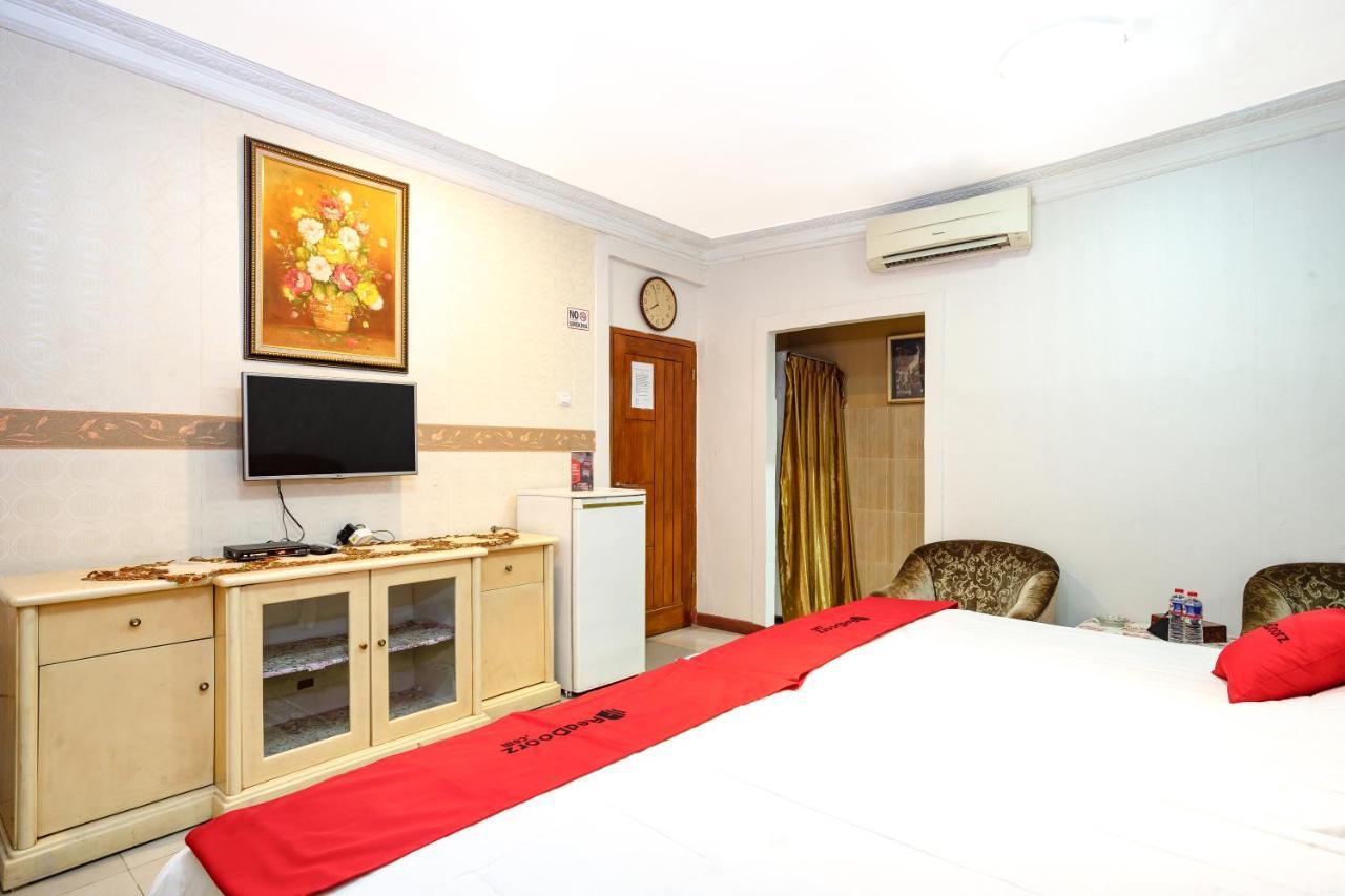 Reddoorz Near Rs Cikini Jakarta Eksteriør billede
